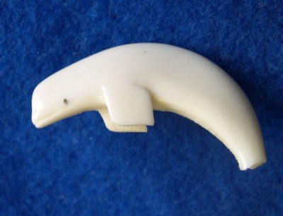 ivory-brosche